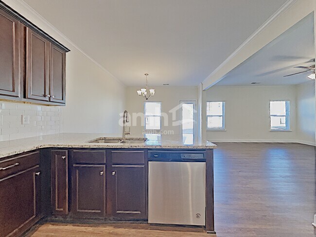 Photo - 576 Woodall Rd