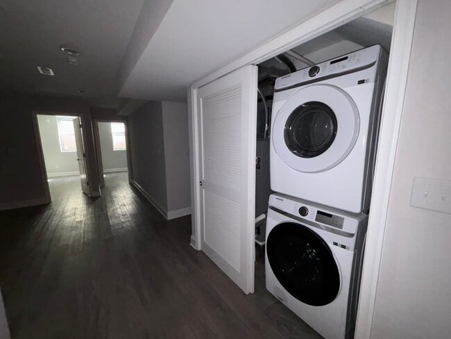 Photo - 1530 N Sydenham St Unit 1R