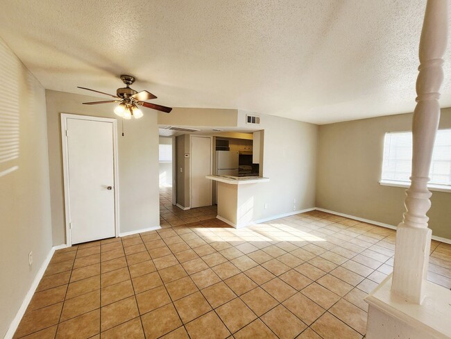 Photo - 1 bed 1 bath downstairs Apt in Monterey Square Apts Unidad 3730