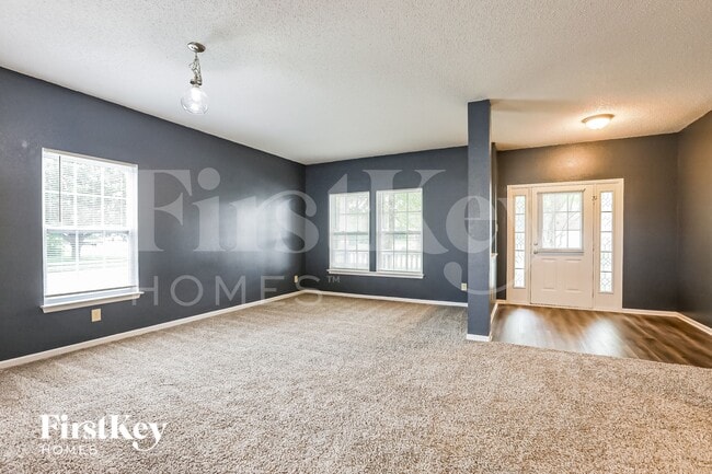 10735 Cyrus Dr