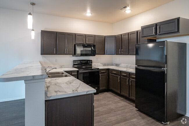 1BR, 1BA - 772SF - Kitchen - The Altitude 2