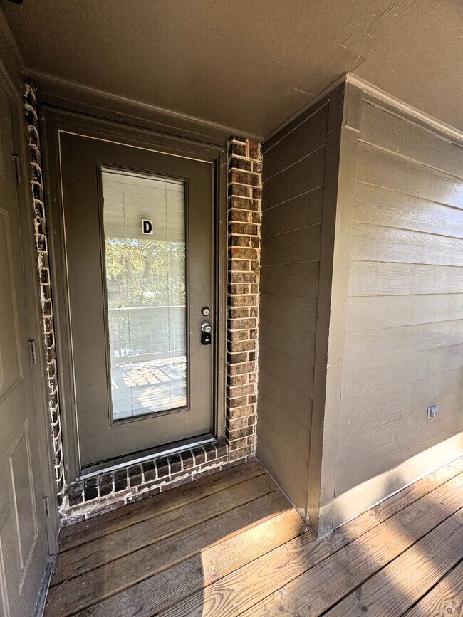 Photo - Available For Immediate Move-In! Unidad D