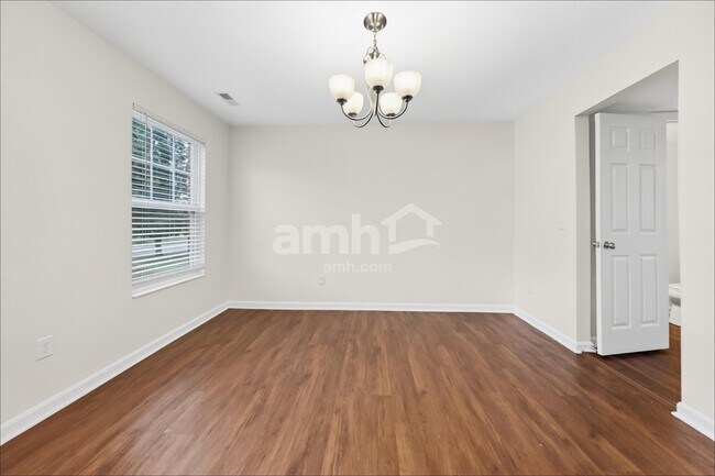 6718 Waverly Park