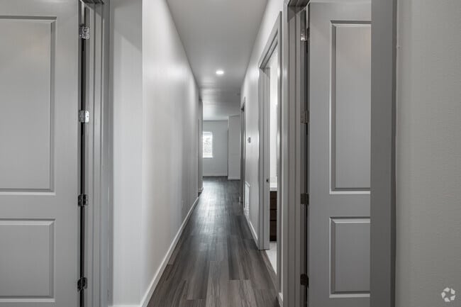 2BR, 2BA - 1,200 SF