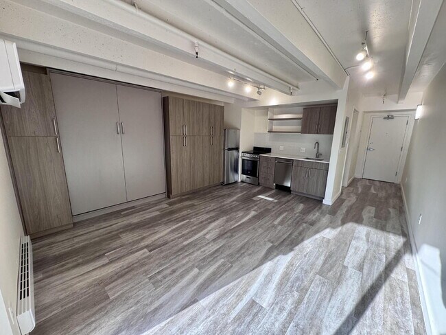 1495 Vrain St Unit 215