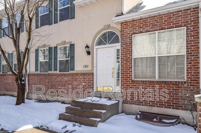 Building Photo - 1020 N 130 W