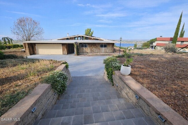 Photo - 145 Lakeview Dr