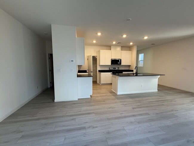 Building Photo - Brand new Southwest 3 bedrooms 2.5 bathrooms