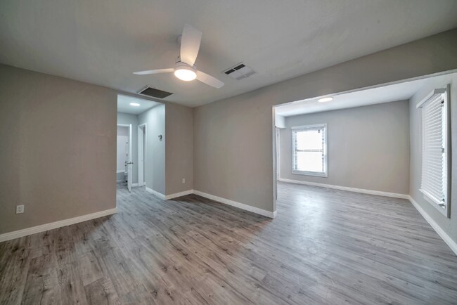 Photo - 830 S 15th Ave