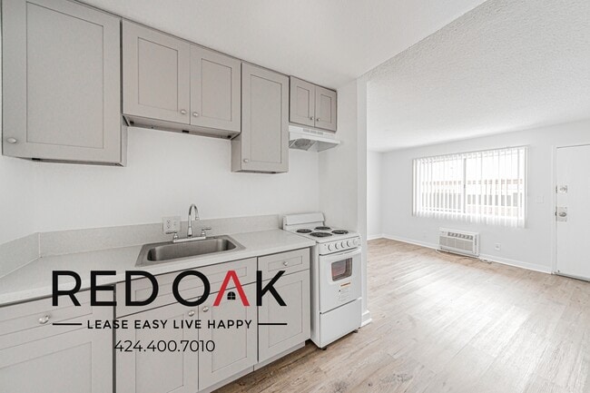 Building Photo - 3407 Drew St Unit 7