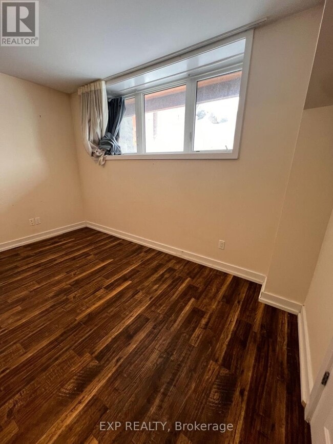 Photo - 144 Barrette St