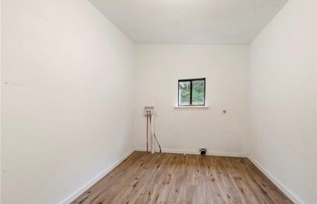 Photo - $1500 move-in special
