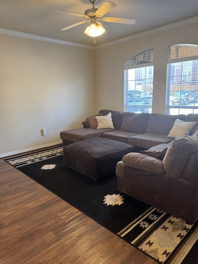 Photo - 4 Bedroom 4.5 Bath and 4 parking spaces Unit 1904