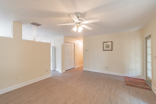 Photo - 2519 Elderberry Dr