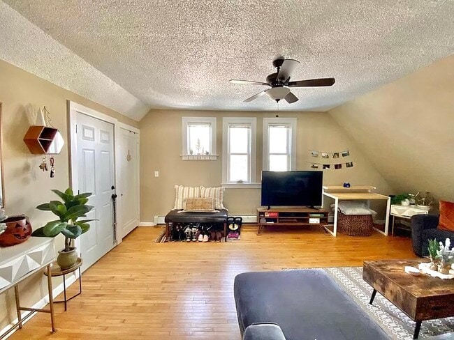Photo - 361 Bates Ave