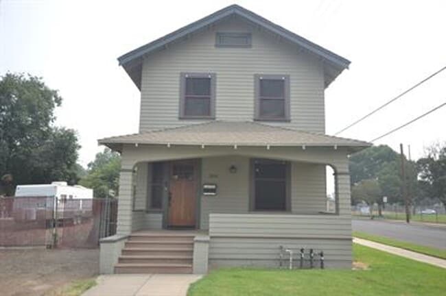 Building Photo - 306 N Park Ave Rental