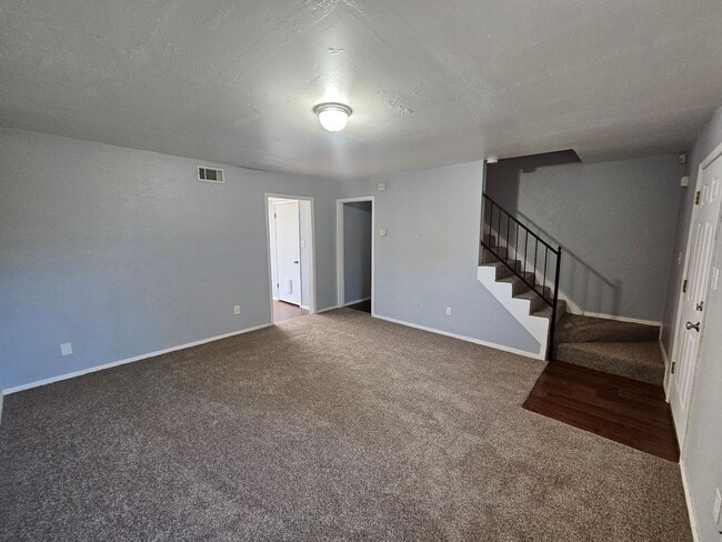 Photo - (2) Bed/(1.5) Townhome In North Norman Ava...