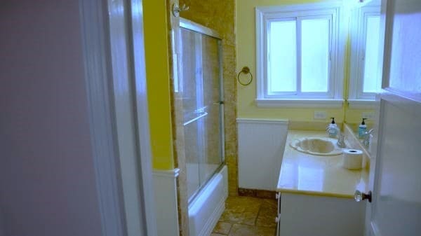 BAÑO Y BAÑO 2 - 1511 N Rose St