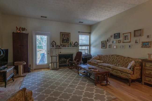 Photo - 2 Bedroom Condo in Dunwoody Plantation