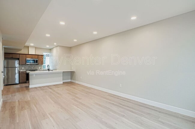 Photo - 2208 S Albion St Unit 4