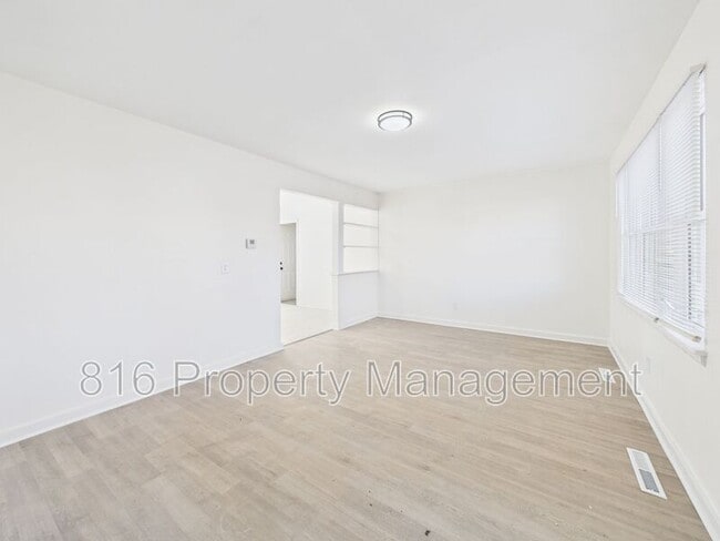 Photo - 5017 Dodson Ave