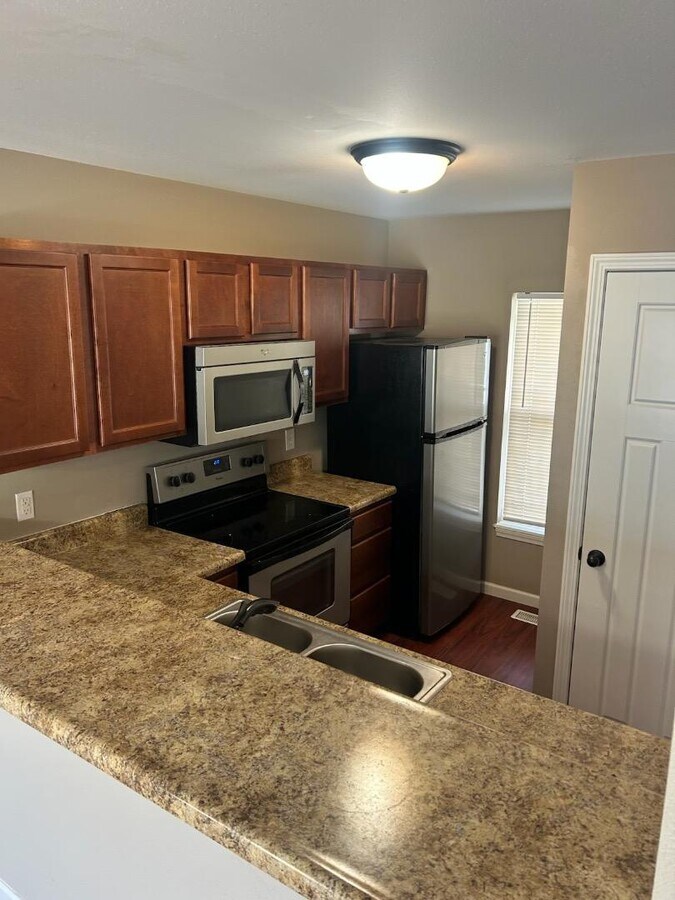 Photo - 544 Nepute St