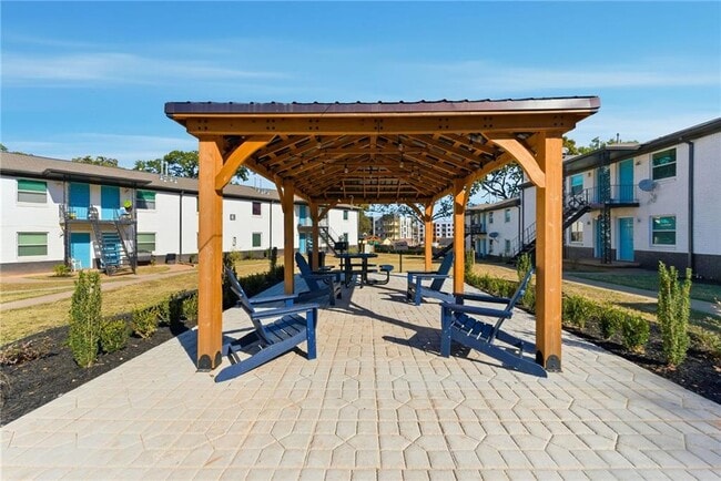 Building Photo - 558 College St Unit A-12