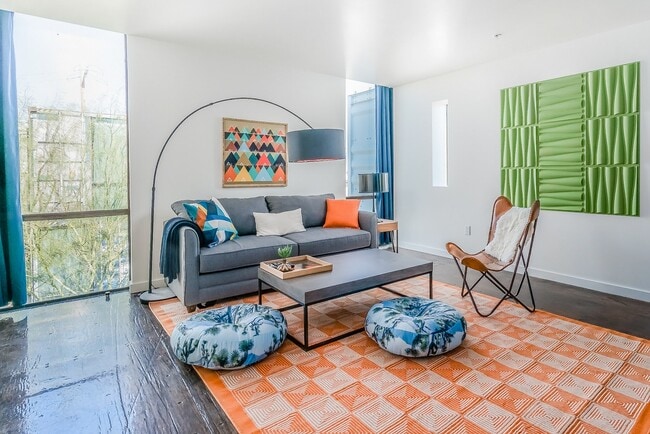 Photo - Containers on Grand Unit 1160