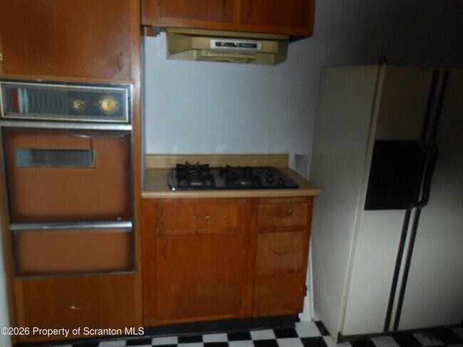 716-718-718 Landis St