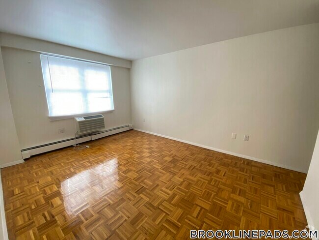Building Photo - 185 Freeman St Rental