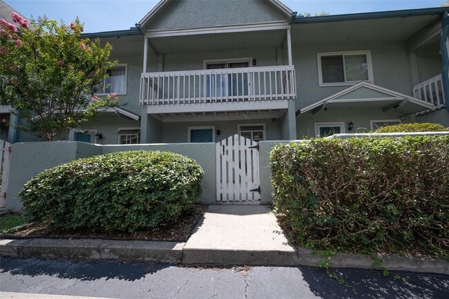 Photo - 4411 SW 34th St Unit 705
