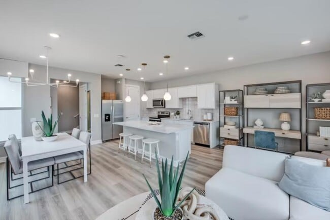 Building Photo - 6115 Planta LN Rental