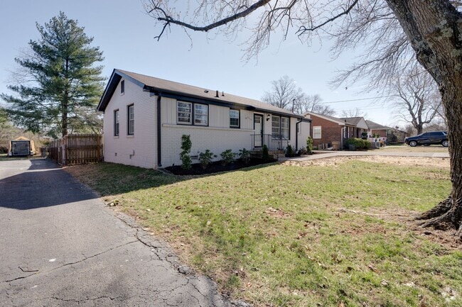 Building Photo - 5004 Raywood Ln Rental