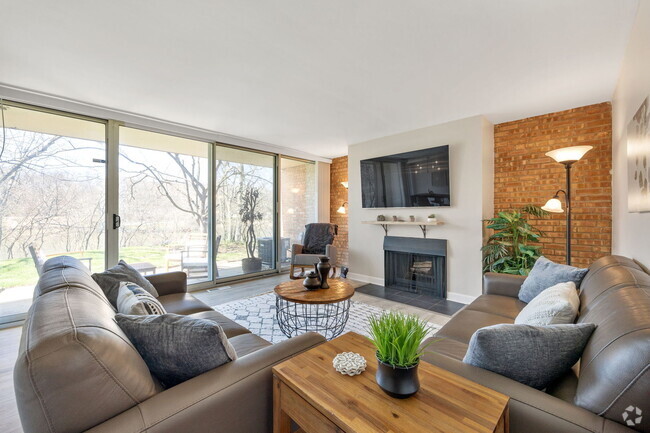 Building Photo - 6000 E Lake Dr Unit 1D Rental