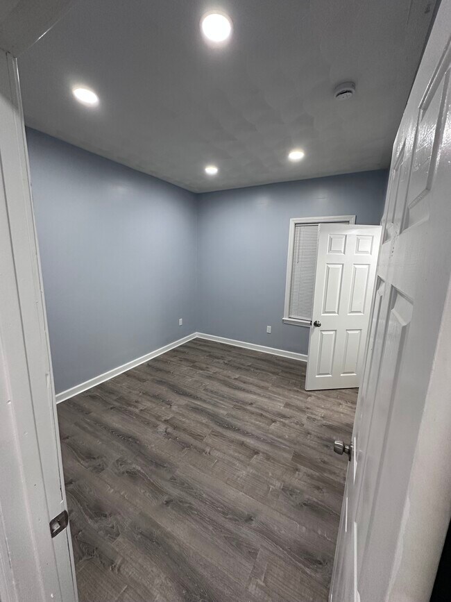 Photo - 143 Jencks St