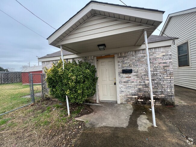 Building Photo - Large 2 Bedroom in Bossier... Rental