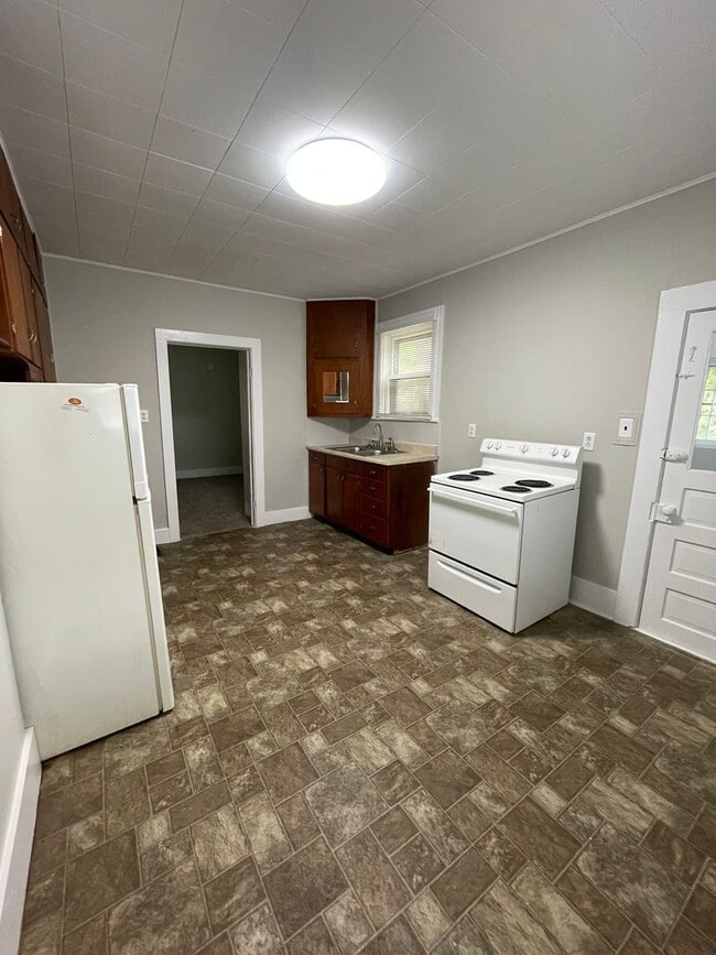 Building Photo - 1428 Grove St Unit 1428-1 Grove