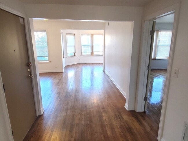 Photo - 7306 S Oglesby Ave Unit 2