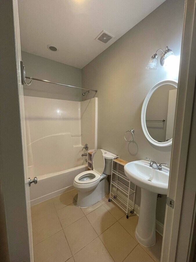 Photo - 1964 Sterling Oaks Cir NE