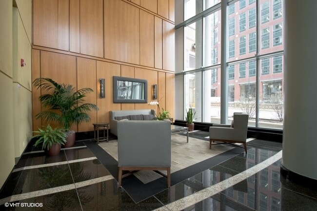 Photo - 345 N LaSalle St Unit 2302