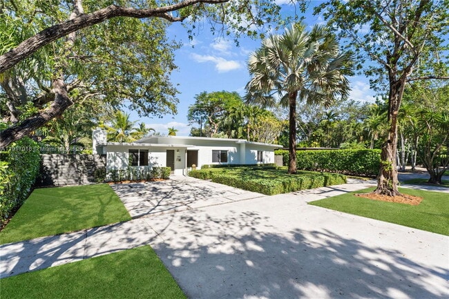 Photo - 5865 SW 48th St