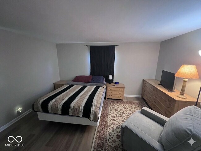 Photo - 1147 Darby Ln