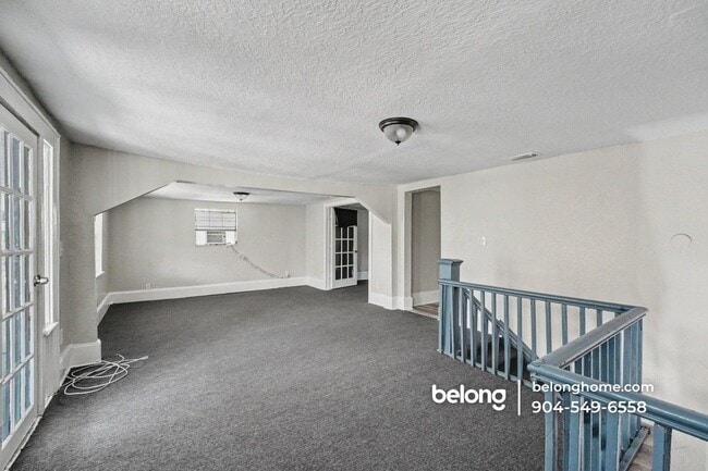 Photo - 1131 Grothe St