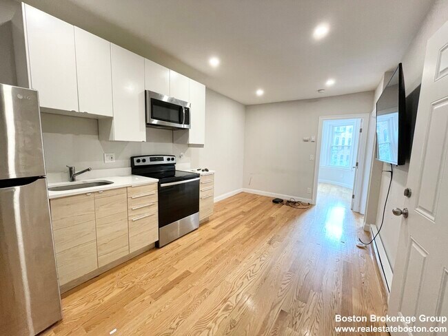 Photo - 7 Warwick St