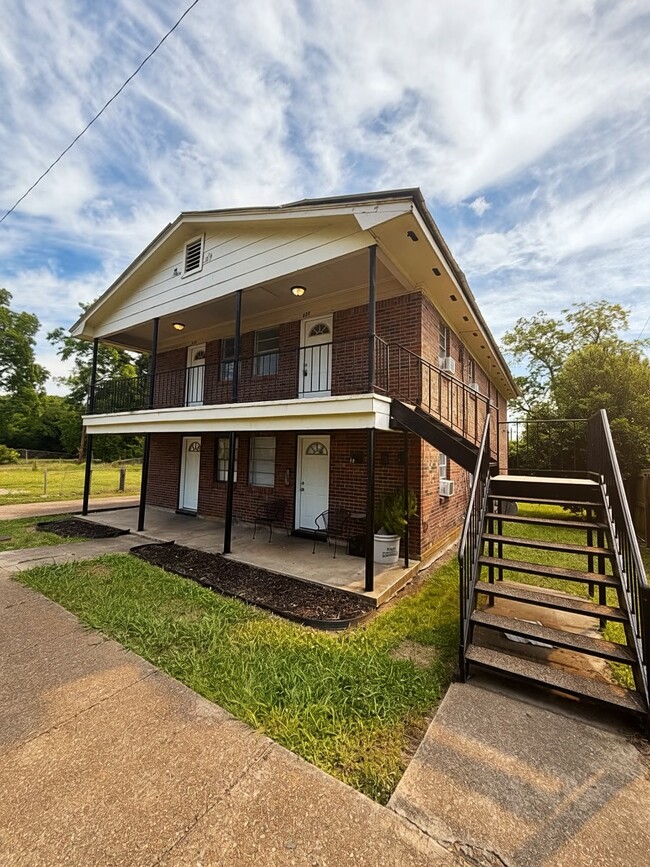 Building Photo - 616-622 14th St Quadplex