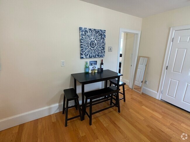 Building Photo - 6 Nashua St Unit 2 Rental