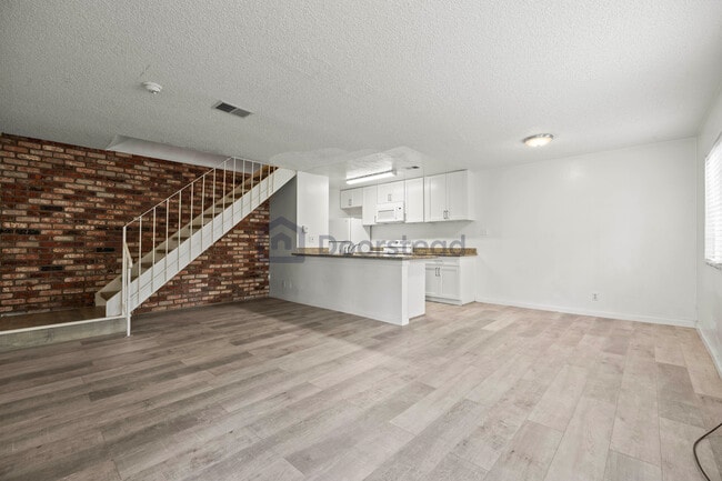 Photo - 1214 Sycamore Dr Unidad Apt 3