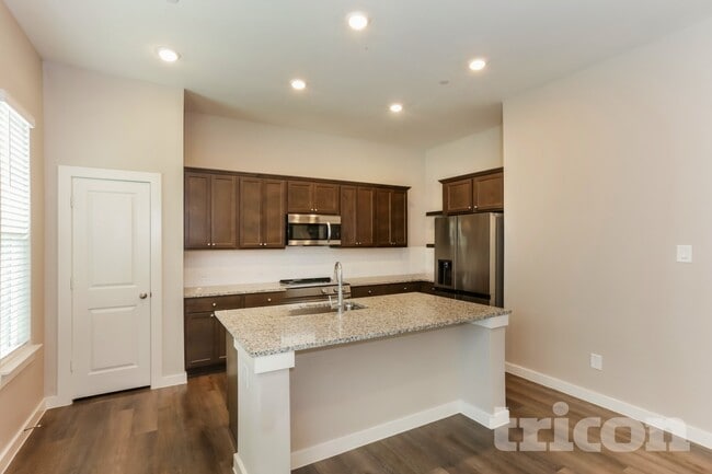 Photo - 1029 Fallgate Dr