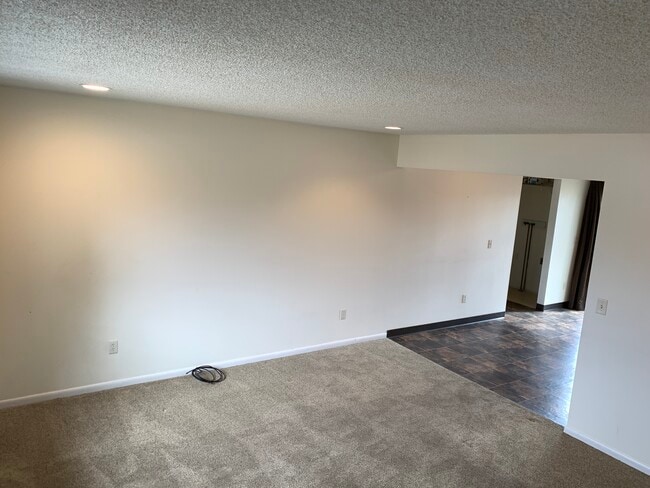 Photo - 1412 Cheryl St