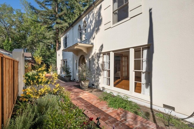 Photo - 850 Edgewood Rd